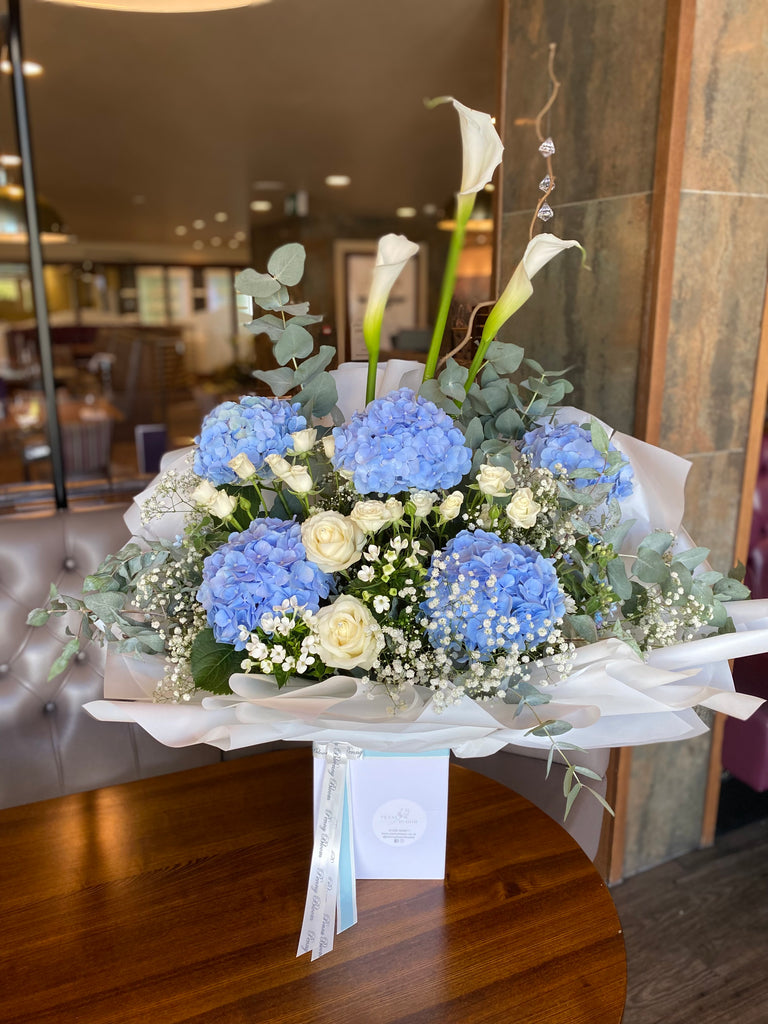 Blue and white large flower bouquet