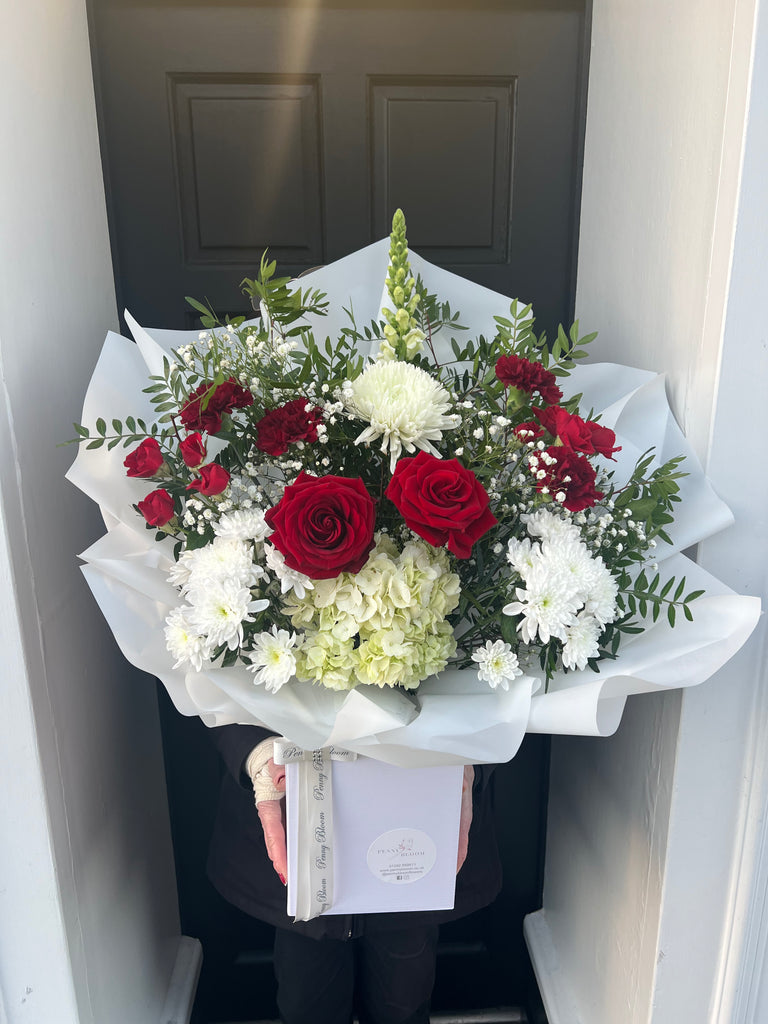 red roses, hydrangeas, chrysanthemum,gypsophillia, foliage, bloom